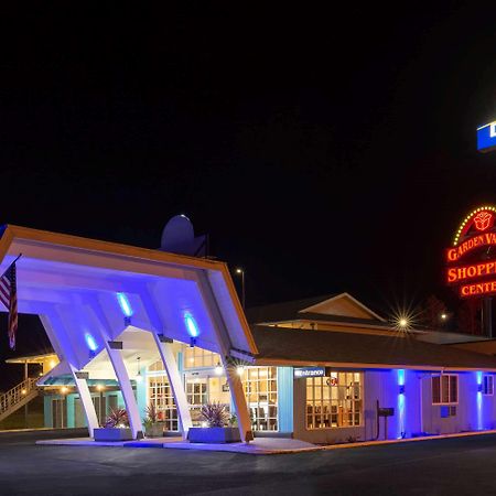 Rosewood Inn & Suites Розберг Екстер'єр фото