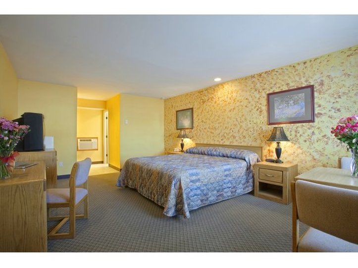 Rosewood Inn & Suites Розберг Екстер'єр фото