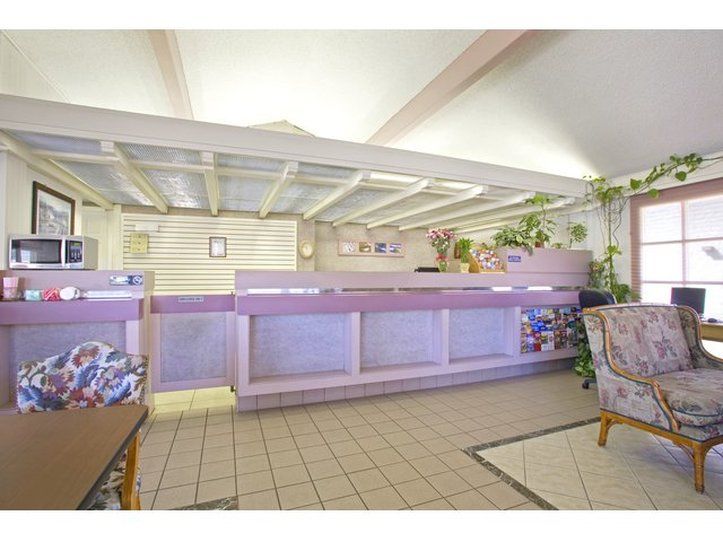 Rosewood Inn & Suites Розберг Екстер'єр фото